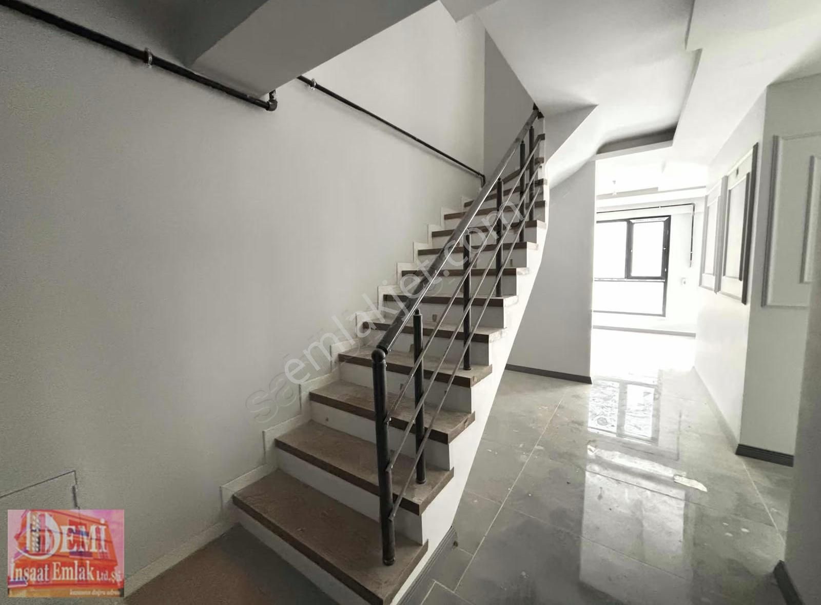 Sitelerde 2+1 Dublex Daire Sosyal Donatılı Manzaralı