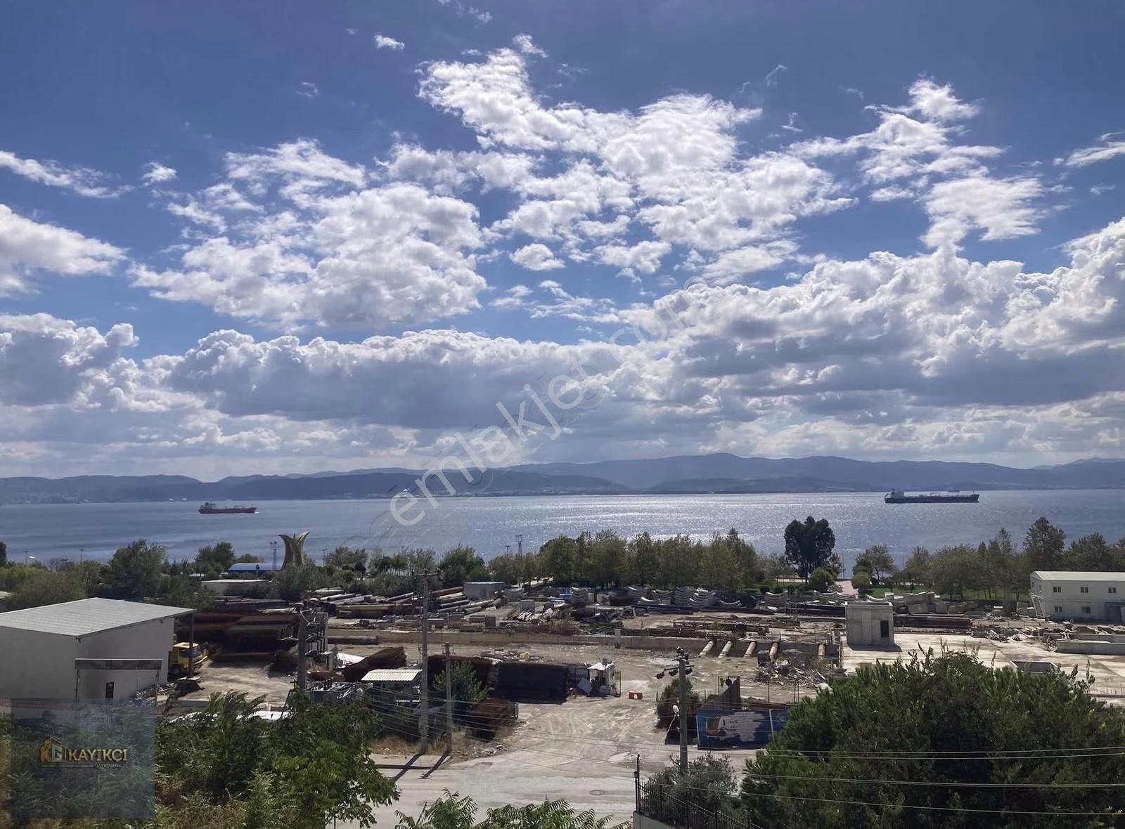 Cami Mah.alemdar Seaside 4+1/180 M2 Üst Dubleks