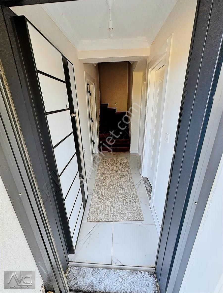 Avcı'dan Altınoluk'ta Deniz Manzaralı Fırsat Villa - Görsel 15