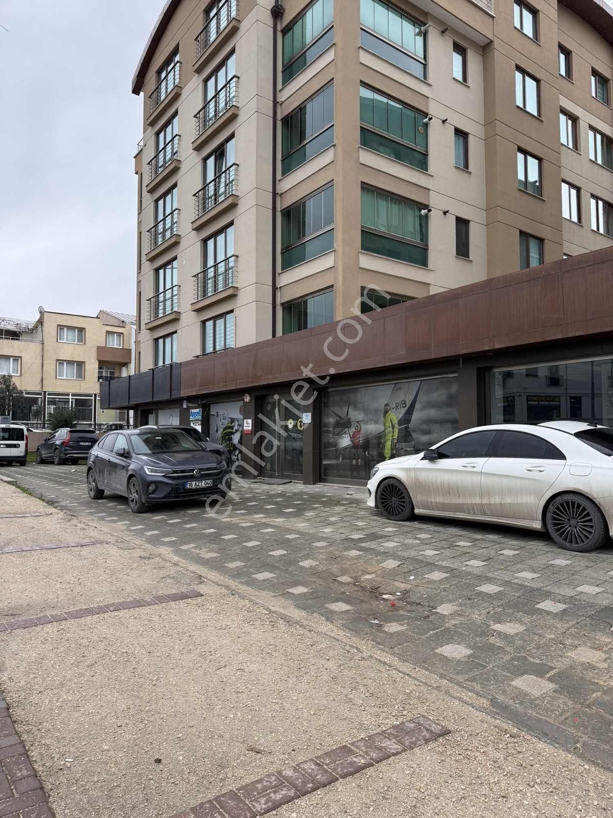 Üçevler Denizciler Cadde Bahçeli İki Katlı Kiralık Dükkan