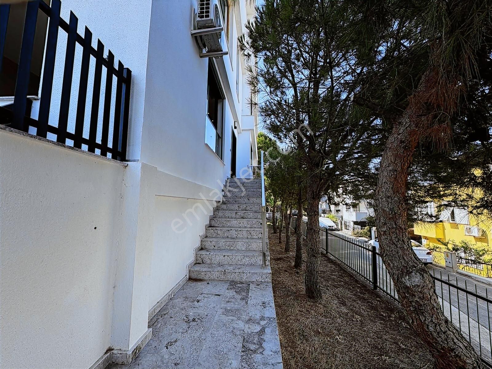 Güzelbahçe Kolejler Bölgesin'de Sıfır Villa Fırsatı - Görsel 10