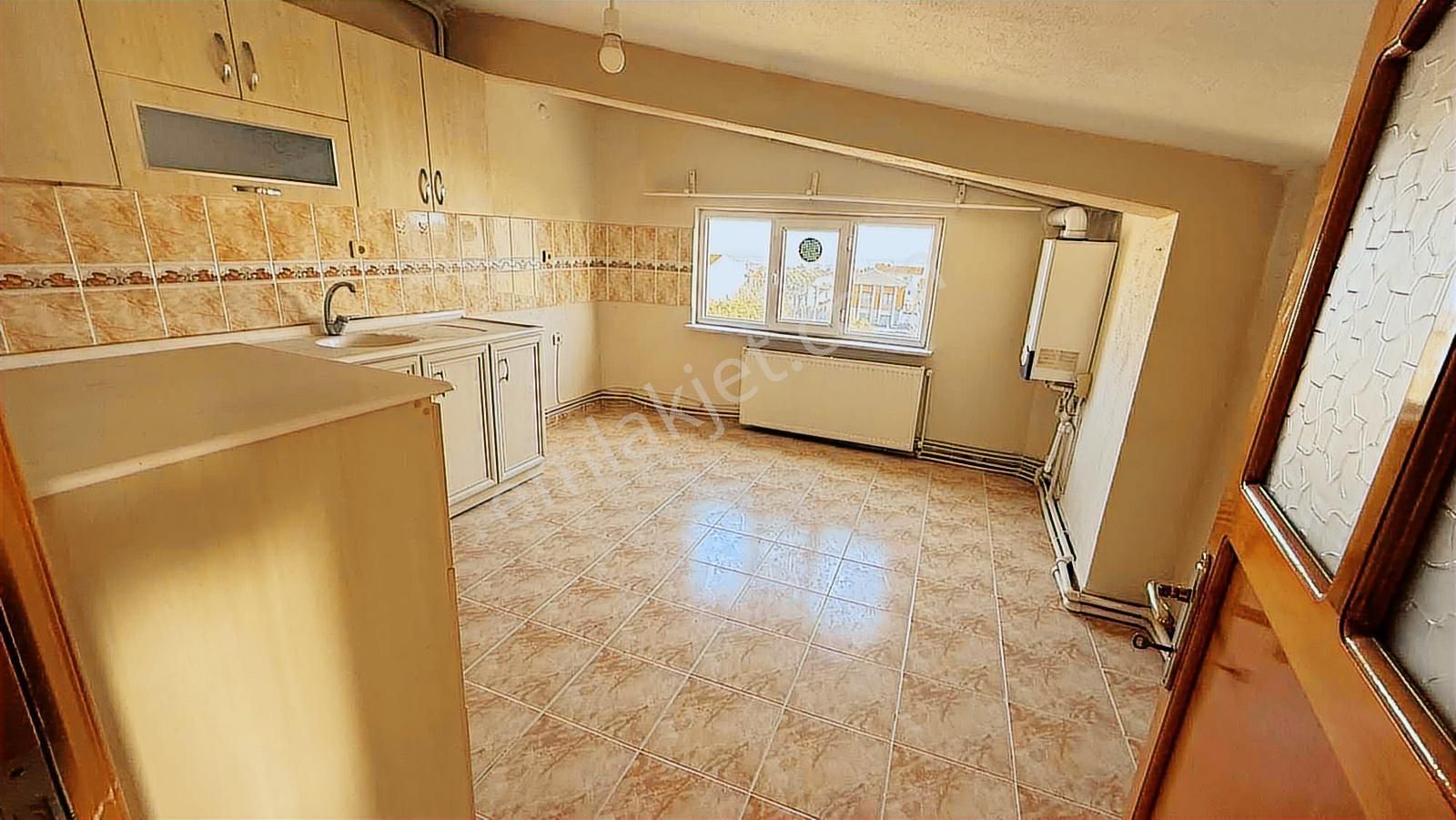 Nova Grup'dan Karatepe Mevkiinde Kiralık 2+1 Daire - Görsel 3