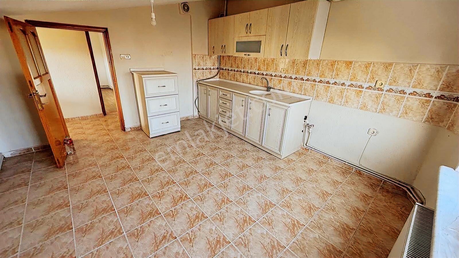 Nova Grup'dan Karatepe Mevkiinde Kiralık 2+1 Daire - Görsel 27