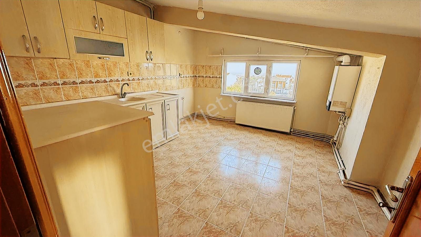 Nova Grup'dan Karatepe Mevkiinde Kiralık 2+1 Daire - Görsel 11