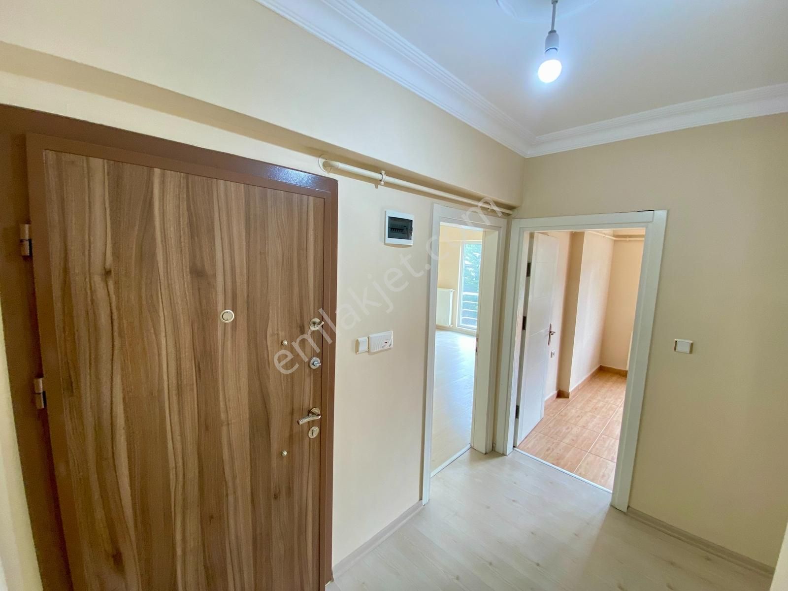 Serdivan Diş Hastanesi Yakını Kapalı Garajlı 2+1 Kiralık Daire - Görsel 2