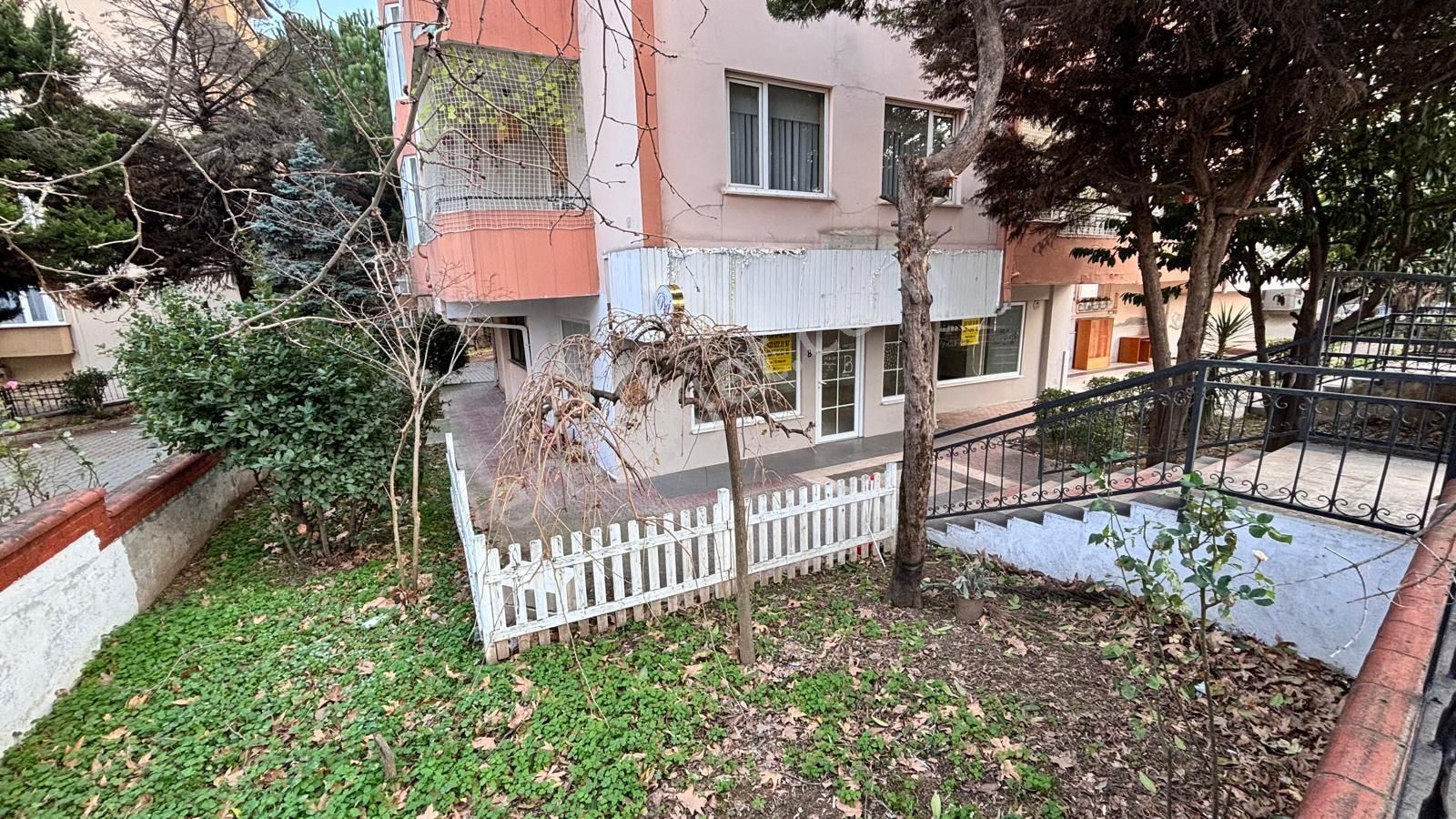 Barış Mahallesi Acıbadem Hastanesi Ve Fsm Metroya Yakın İş Yeri