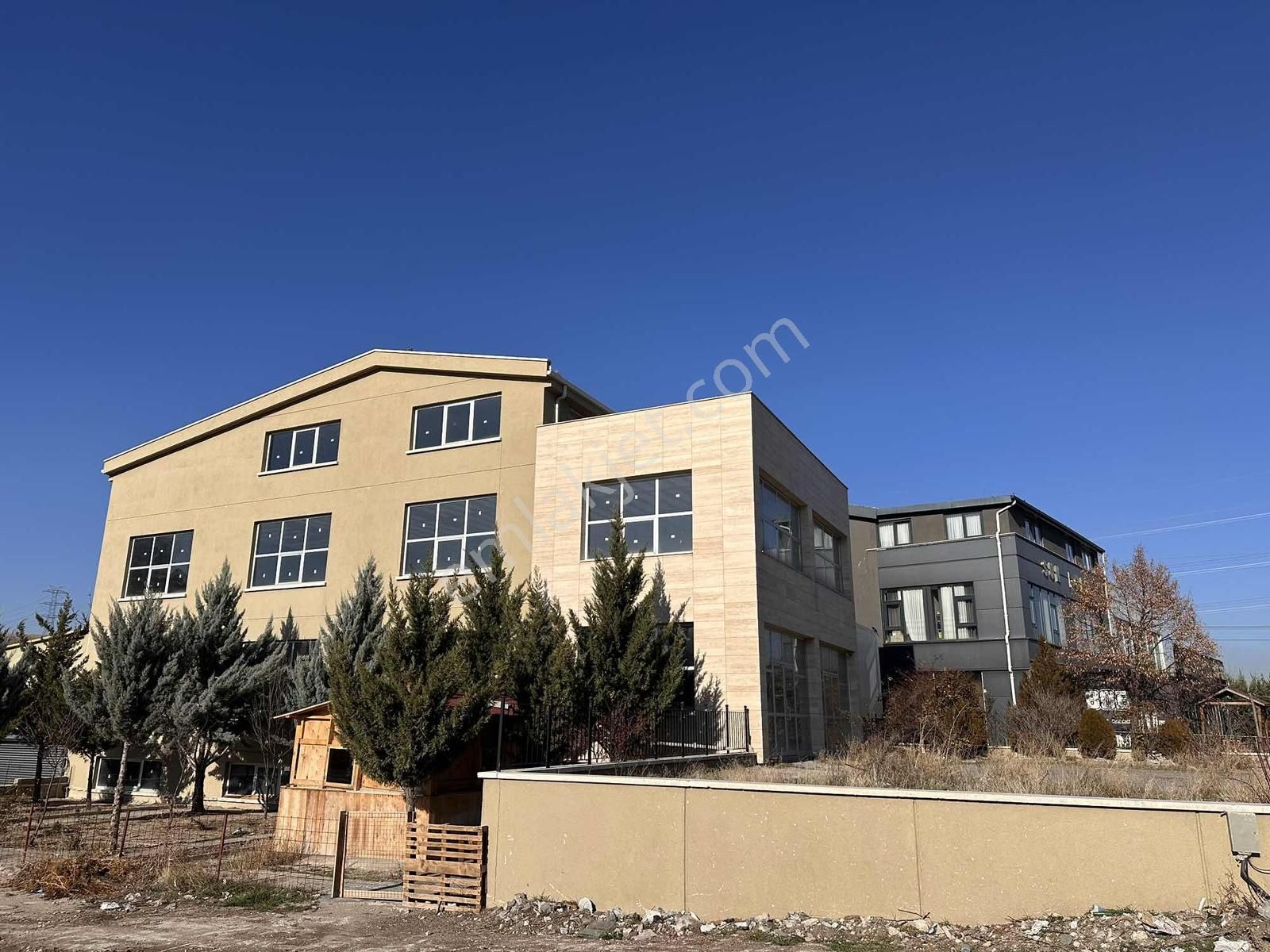 Alacaatlı Caddesi Üzeri 2000 M² Kapalı Alana Sahip Müstakil Bina - Görsel 3