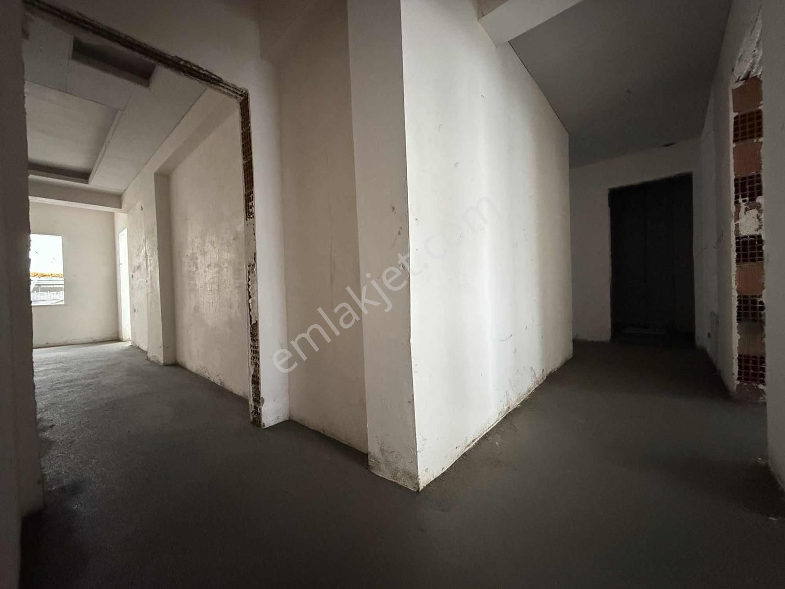 Kayalardan 90 M2 Net 2+1 Arakat 2 Banyo 2wc 2 Balkon 140m2 Brüt - Görsel 6