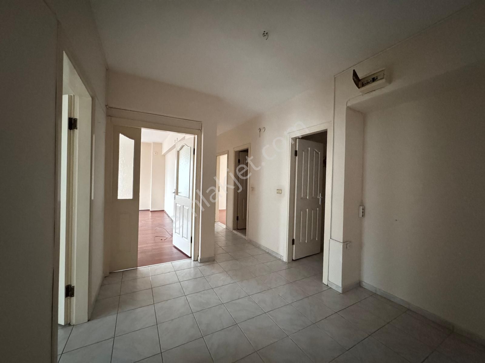 12. Caddede M.ali Manavoğlu Sitesinde 3+1 Kiralık Daire - Görsel 26