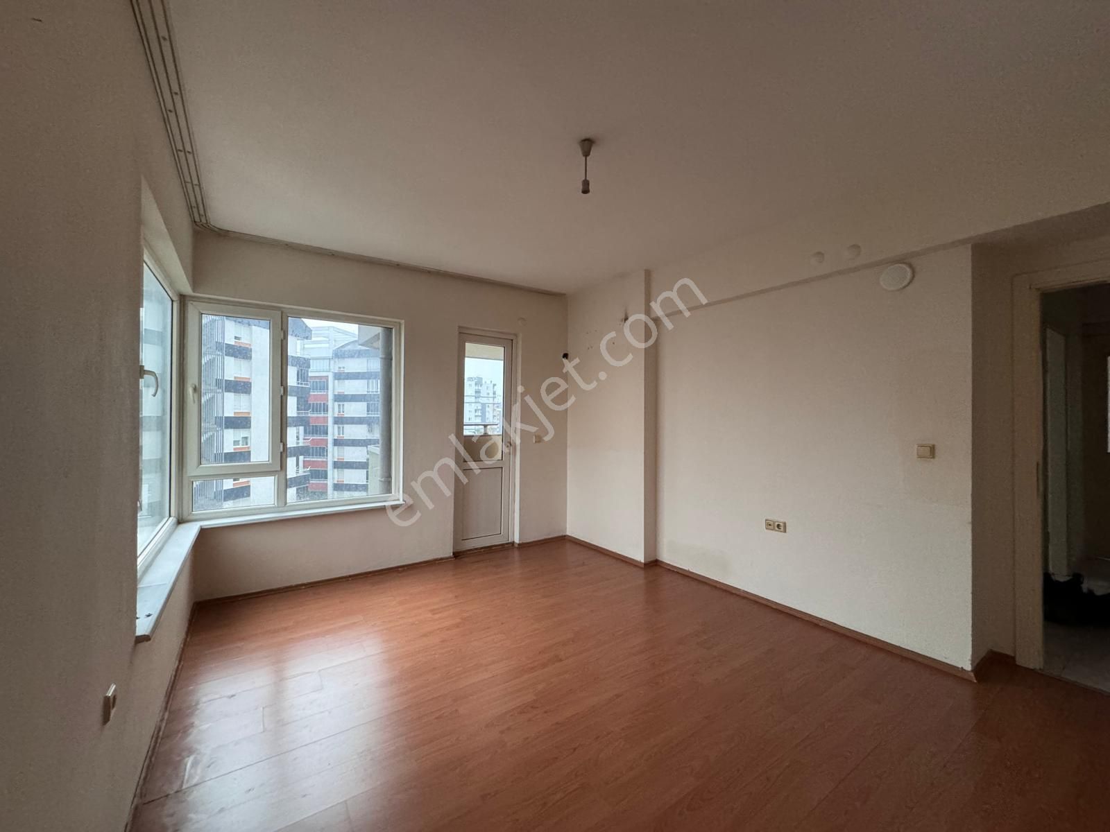 12. Caddede M.ali Manavoğlu Sitesinde 3+1 Kiralık Daire - Görsel 13