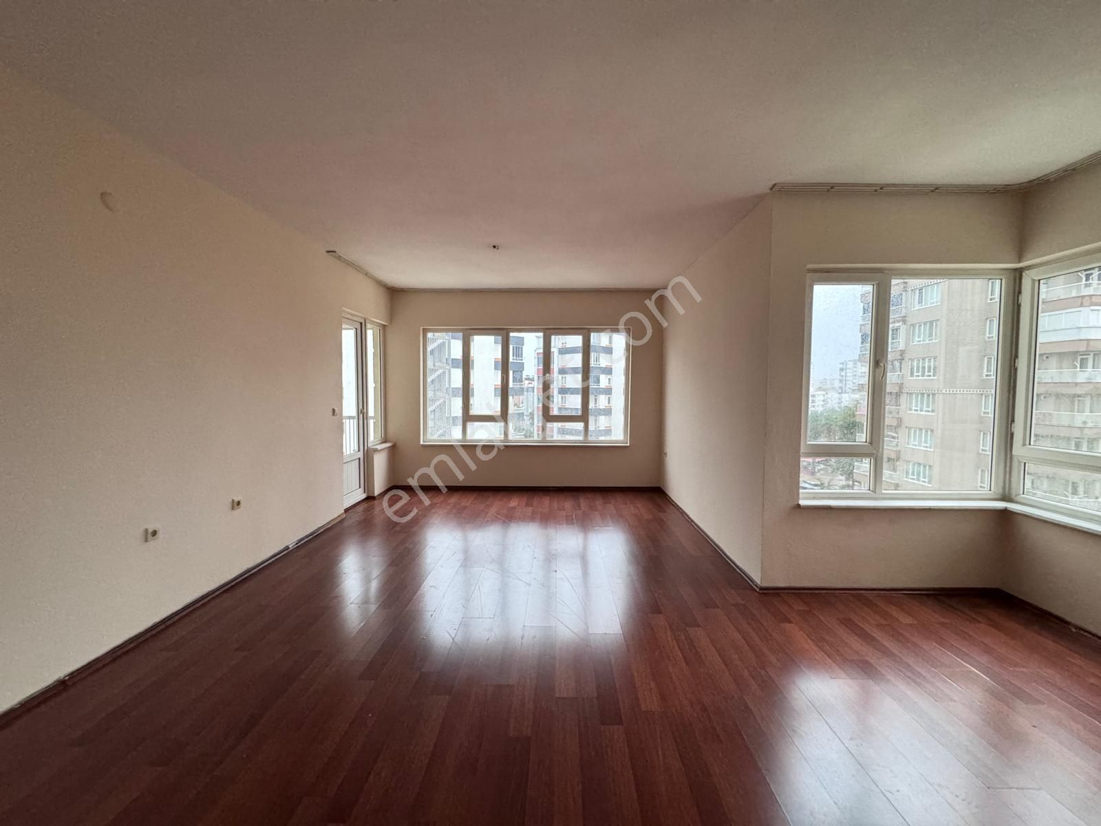 12. Caddede M.ali Manavoğlu Sitesinde 3+1 Kiralık Daire - Görsel 9