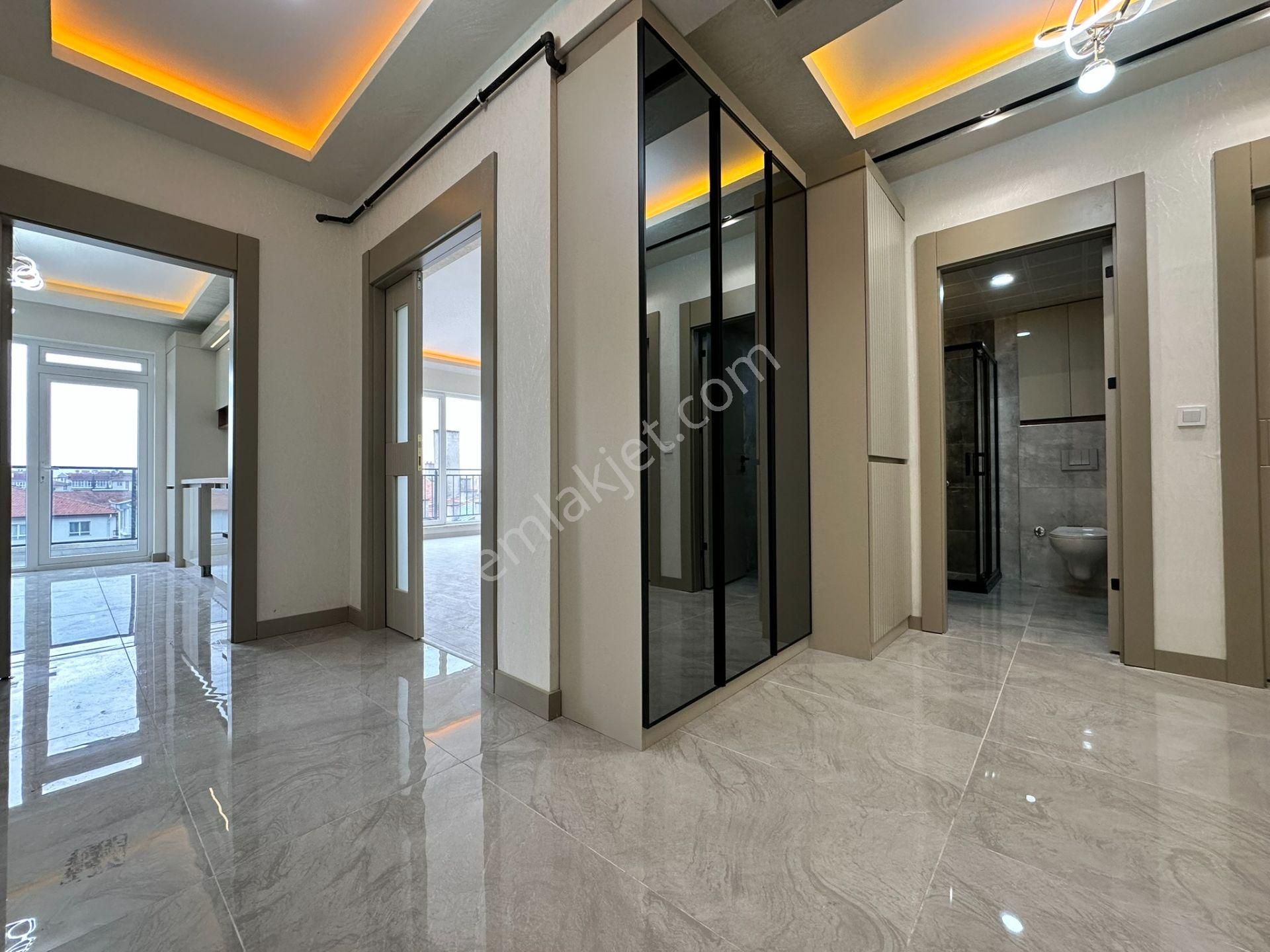 Pursaklar Mehmet Zengin Emlak'tan Otoparklı Asansörlü Çift Banyolu 2.kat 4+1 Lüks Daire - Görsel 38