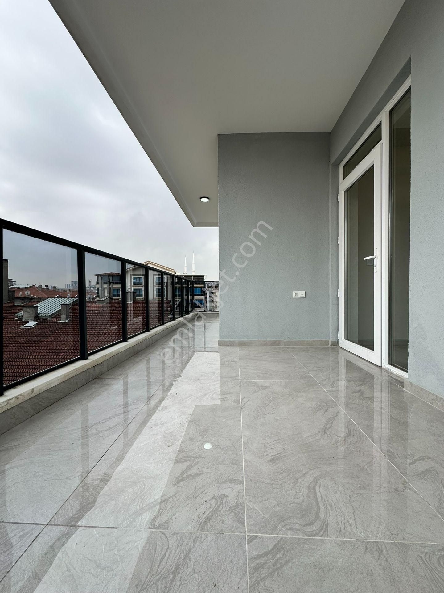 Pursaklar Mehmet Zengin Emlak'tan Otoparklı Asansörlü Çift Banyolu 2.kat 4+1 Lüks Daire - Görsel 30