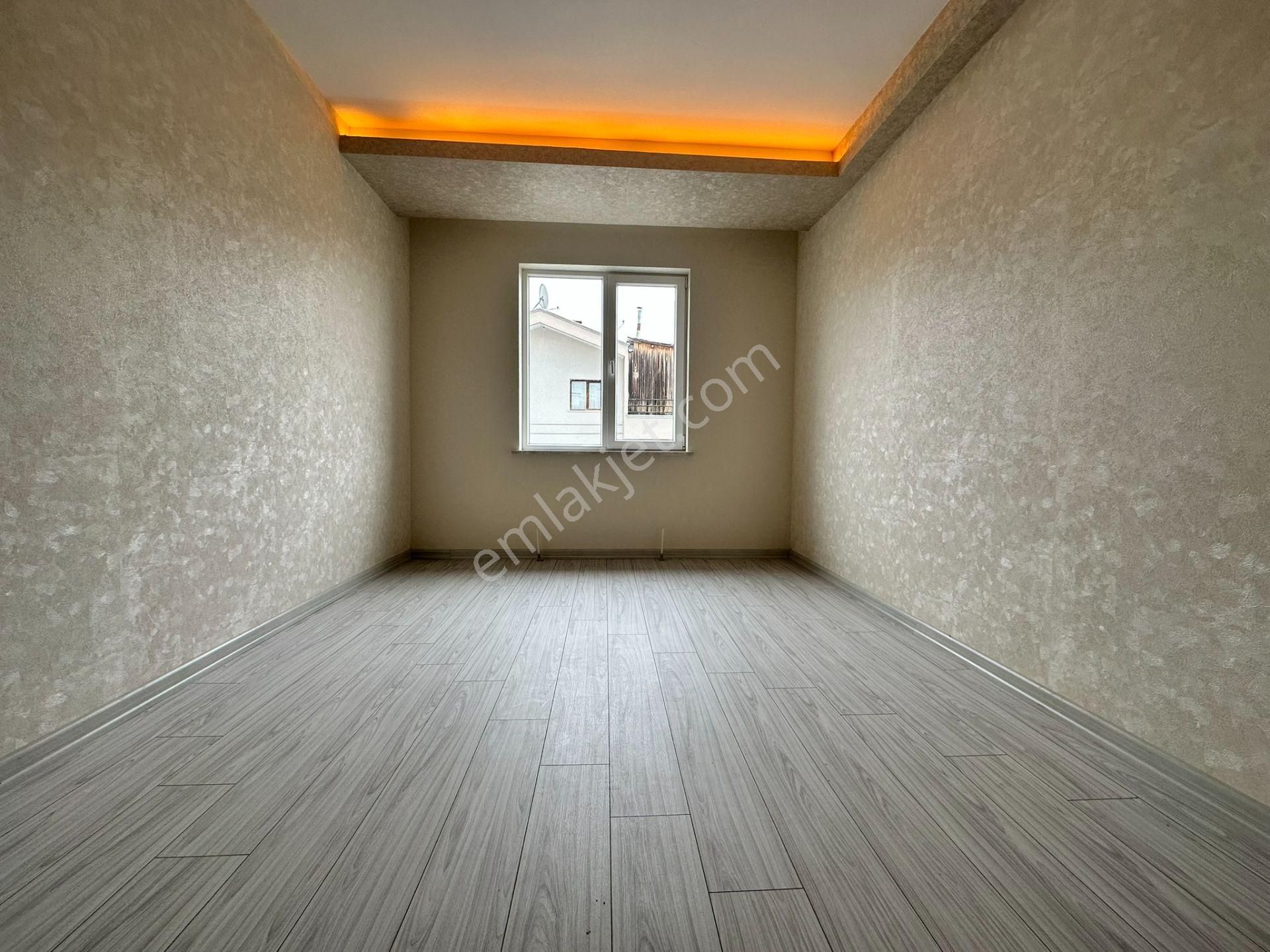 Pursaklar Mehmet Zengin Emlak'tan Otoparklı Asansörlü Çift Banyolu 2.kat 4+1 Lüks Daire - Görsel 15