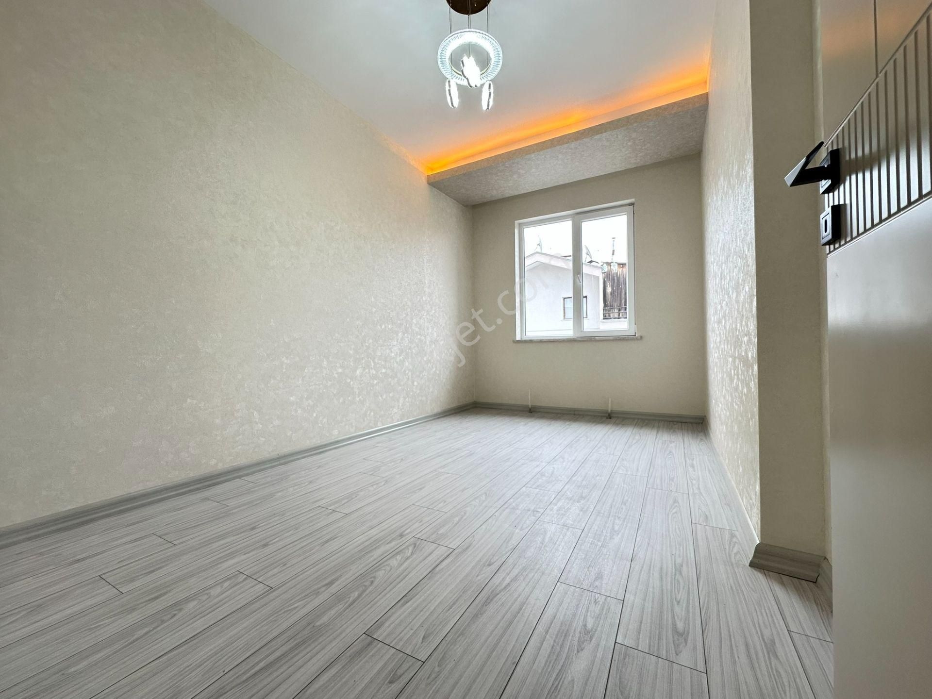 Pursaklar Mehmet Zengin Emlak'tan Otoparklı Asansörlü Çift Banyolu 2.kat 4+1 Lüks Daire - Görsel 25