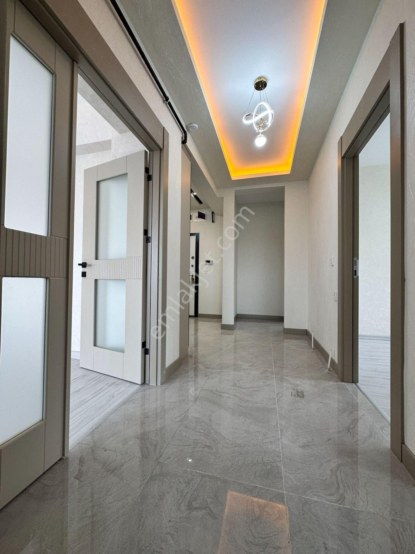 Pursaklar Mehmet Zengin Emlak'tan Otoparklı Asansörlü Çift Banyolu 2.kat 4+1 Lüks Daire - Görsel 39