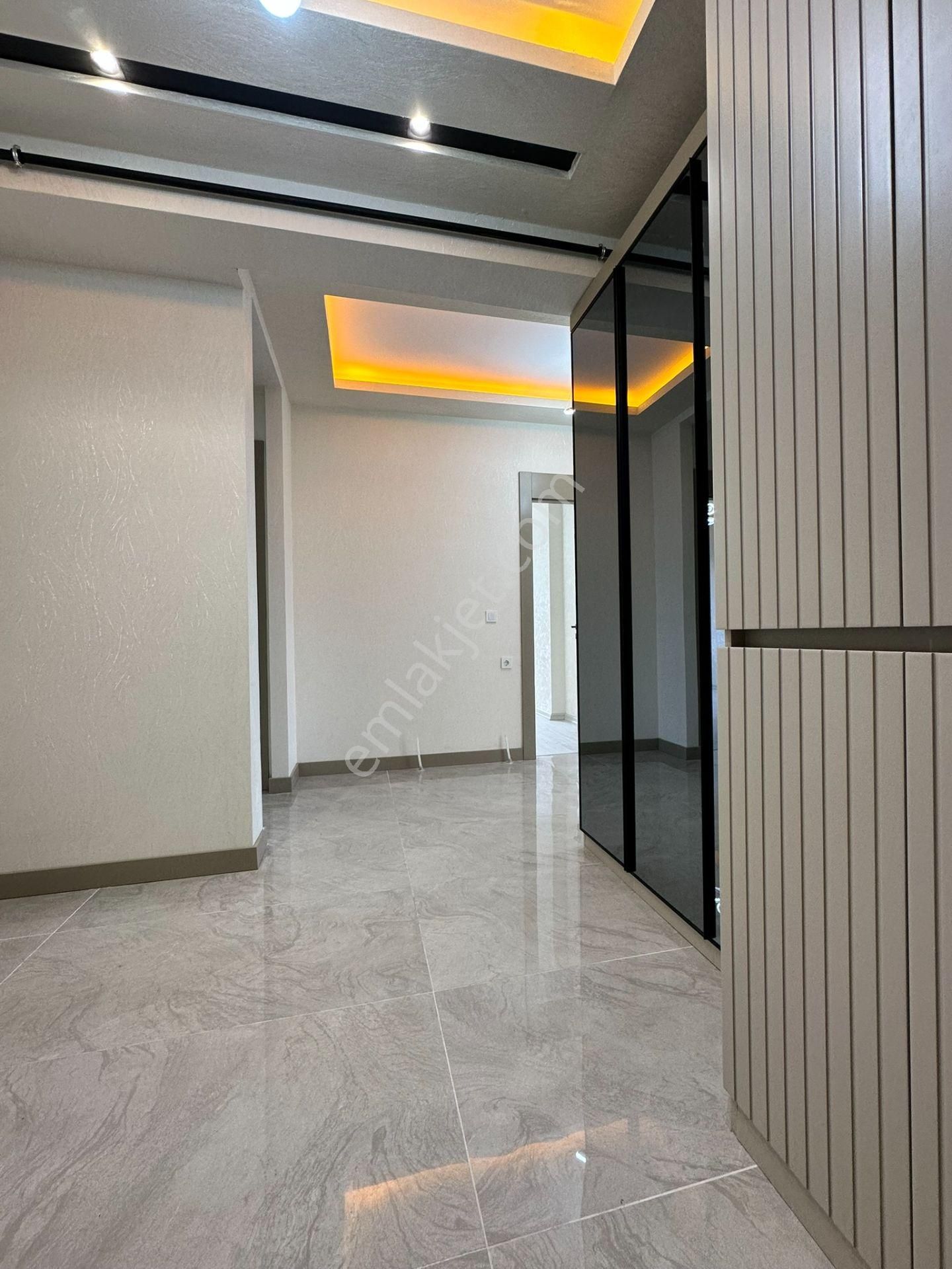 Pursaklar Mehmet Zengin Emlak'tan Otoparklı Asansörlü Çift Banyolu 2.kat 4+1 Lüks Daire - Görsel 33