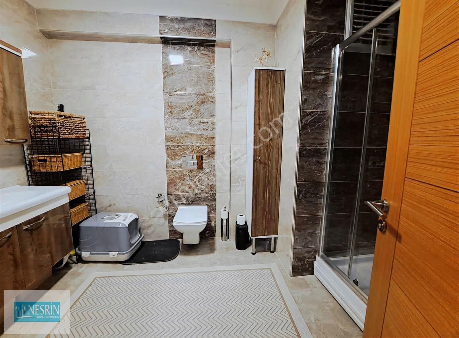 Nesrin Emlak'tan Acil Güvenlikli Kapalı Otoparklı Sitede Ara Kat - Görsel 26