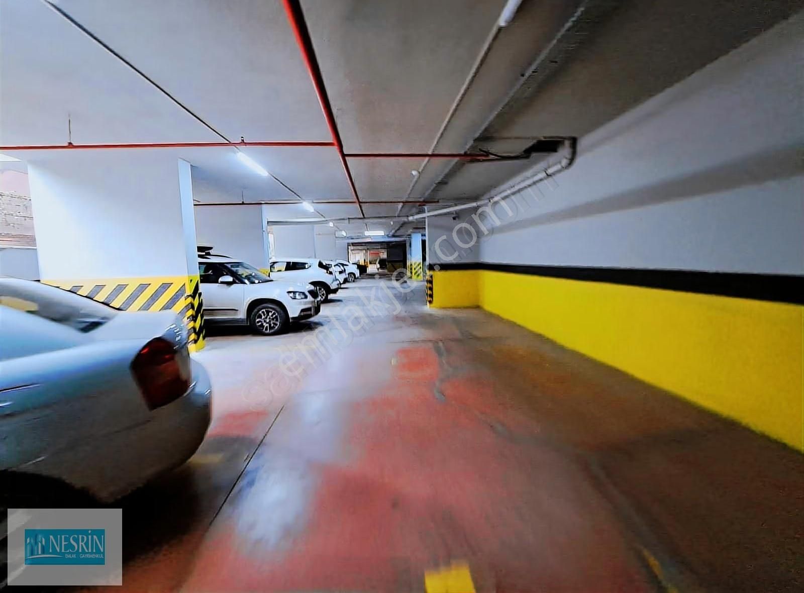Nesrin Emlak'tan Acil Güvenlikli Kapalı Otoparklı Sitede Ara Kat - Görsel 16