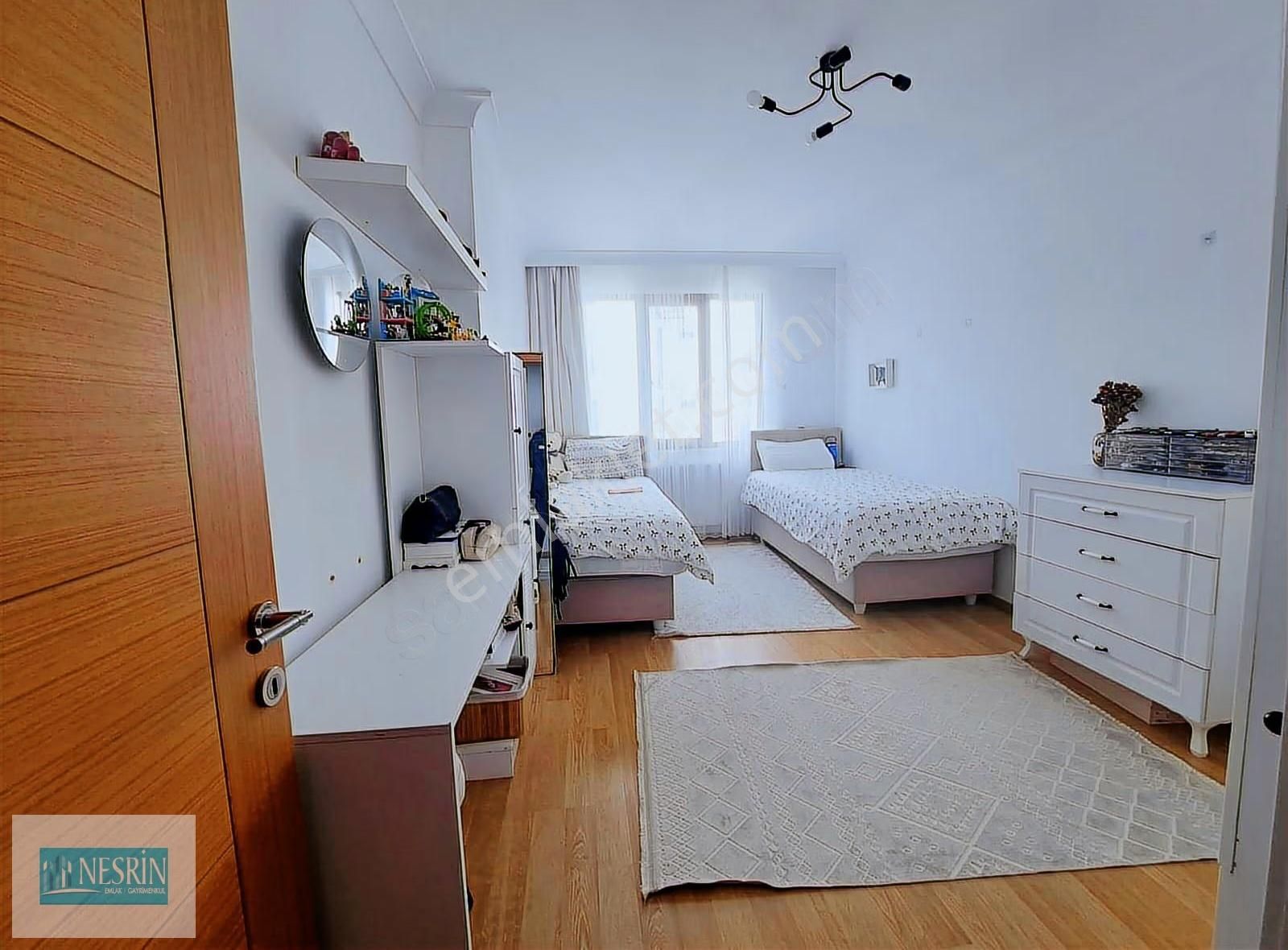 Nesrin Emlak'tan Acil Güvenlikli Kapalı Otoparklı Sitede Ara Kat - Görsel 30