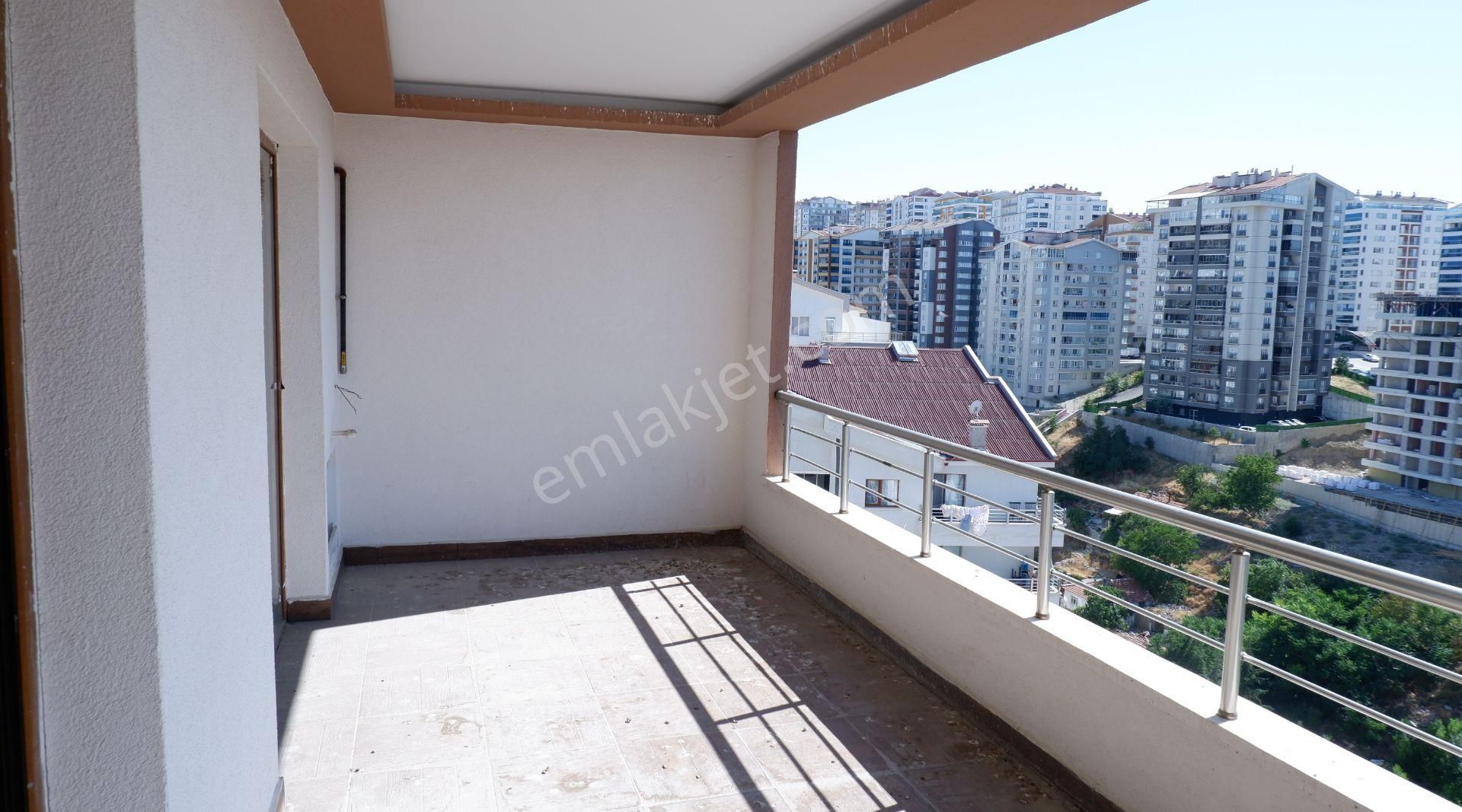 Krc'den Durali Alıç Mahallesinde Caddeye Okula Yakın 11.kat 3+1 Satılık Daire - Görsel 3