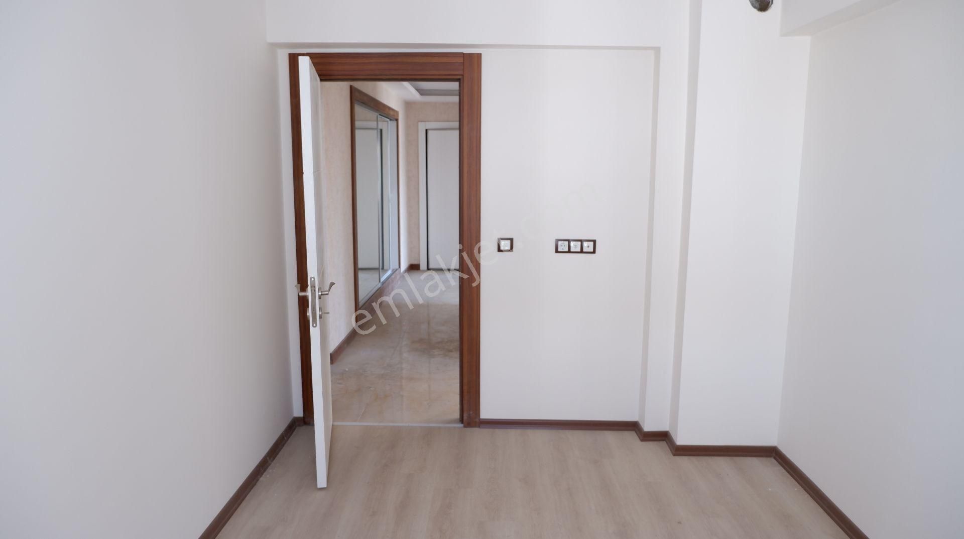 Krc'den Durali Alıç Mahallesinde Caddeye Okula Yakın 11.kat 3+1 Satılık Daire - Görsel 11