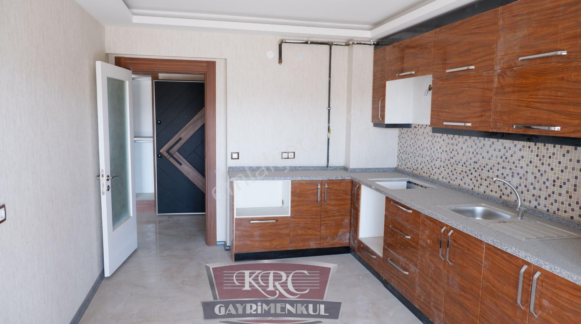 Krc'den Durali Alıç Mahallesinde Caddeye Okula Yakın 11.kat 3+1 Satılık Daire