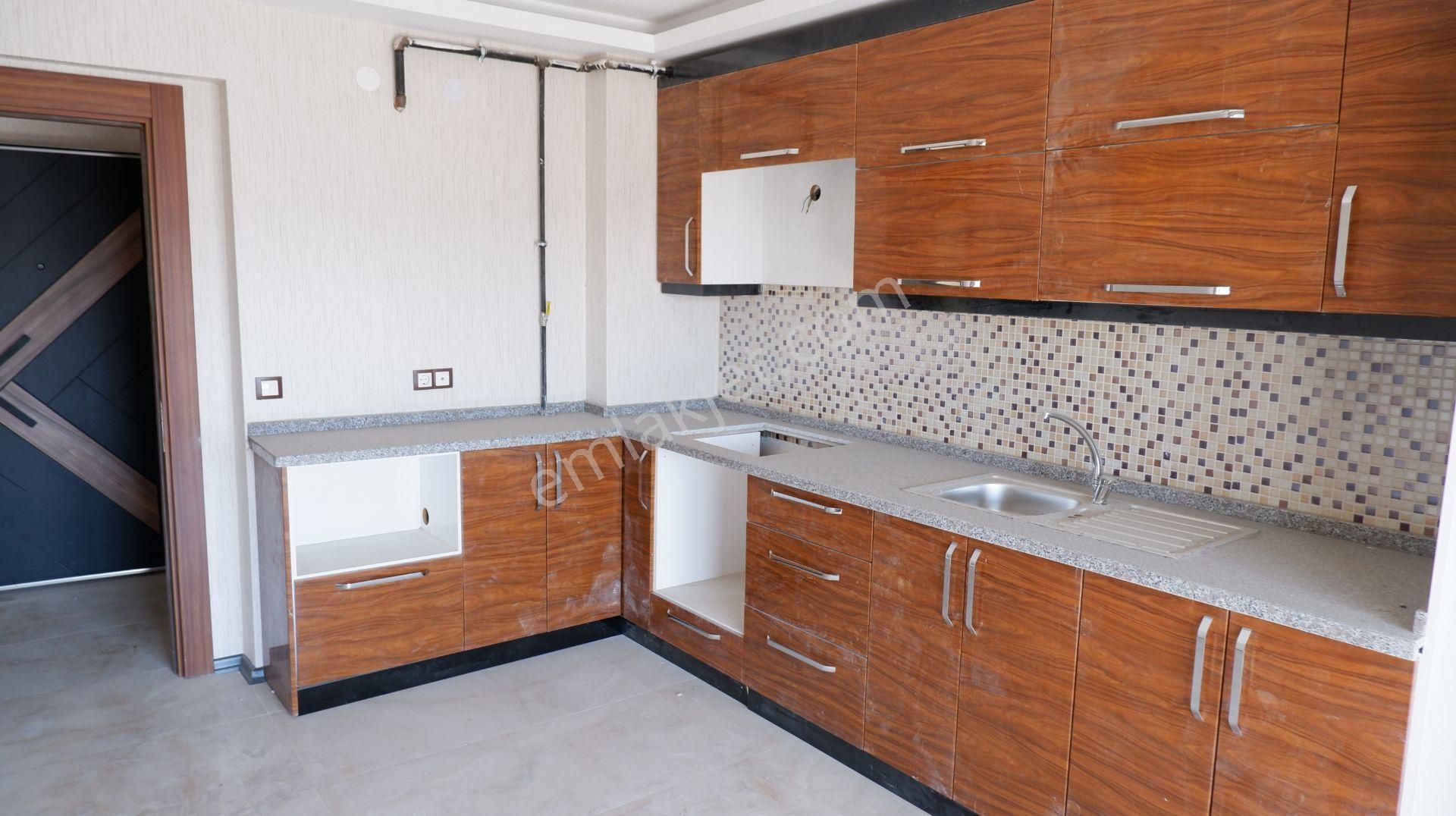 Krc'den Durali Alıç Mahallesinde Caddeye Okula Yakın 11.kat 3+1 Satılık Daire - Görsel 2