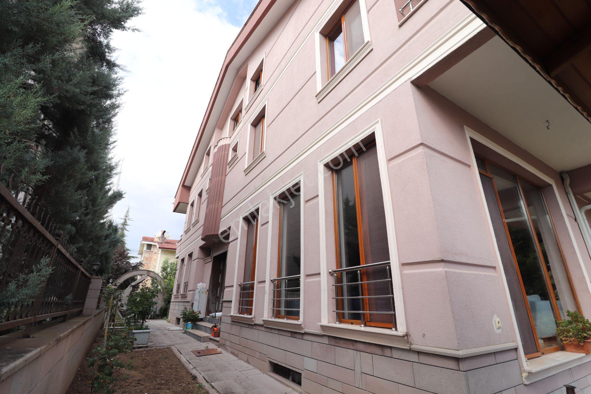Yenimahalle Yeni Batı Mahallesi 10+1 Satılık Villa