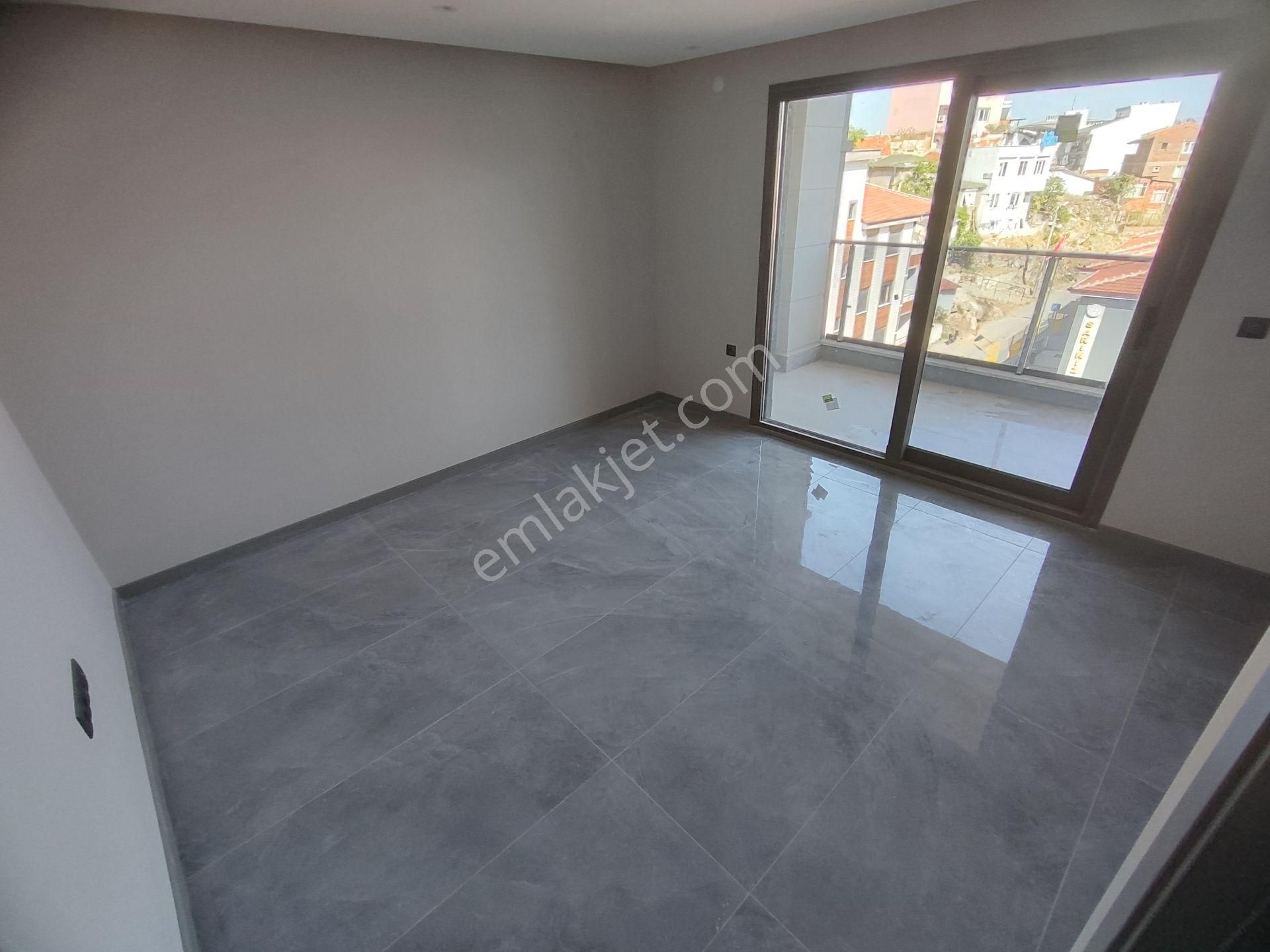 Kardeş'ten Edremit Şht.hamdibey Meydanda Kiralık 1+1 Home & Ofis - Görsel 4