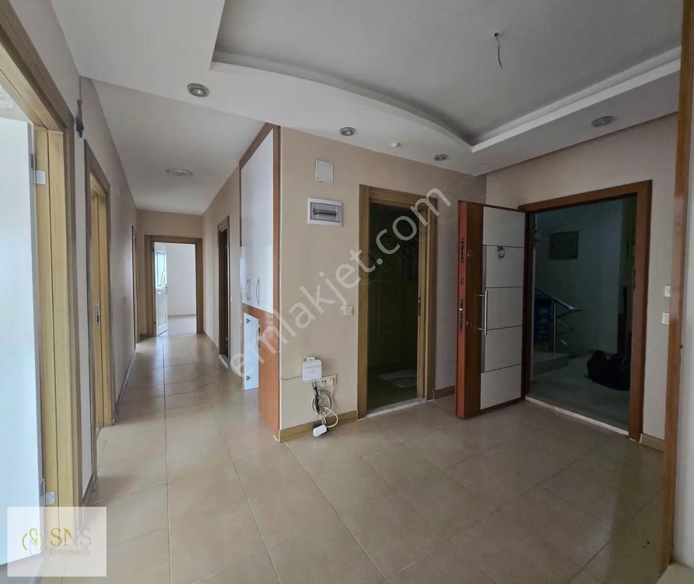 Site İçinde Havuzlu 200m² 4+1