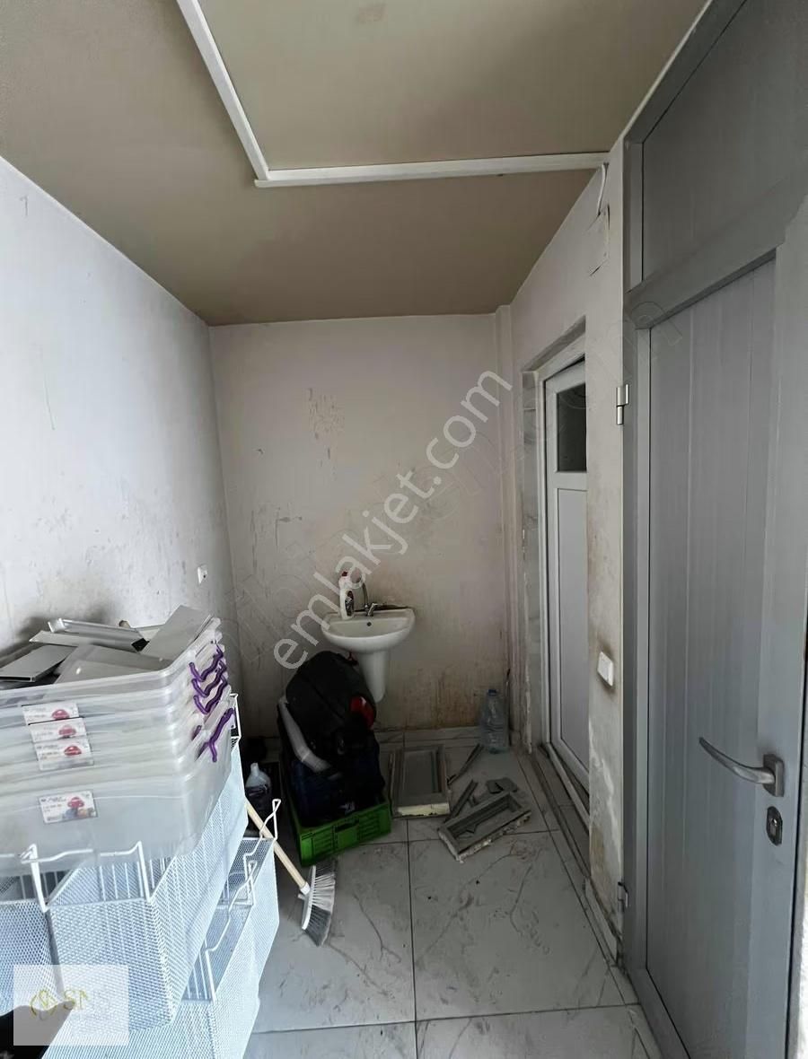 Yalınayak Merkezde, Ana Caddeye Yakın 95 M² Satılık Dükkan - Görsel 3