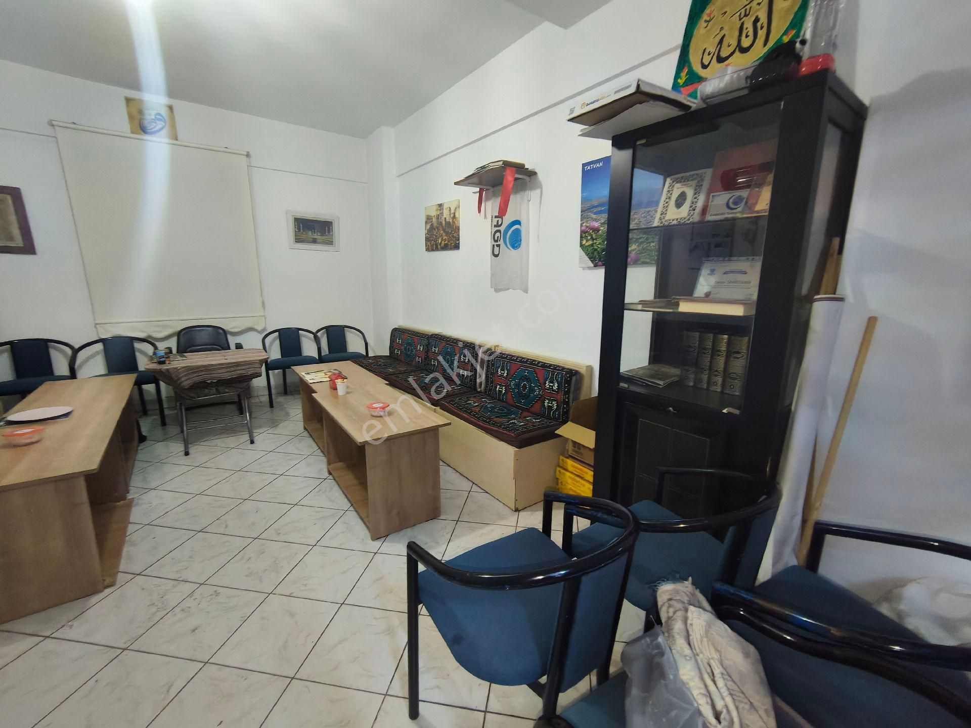 Güneyden Metroya Yakın Çarşının İçinde Pasajda 25m2 Dükkan - Görsel 13