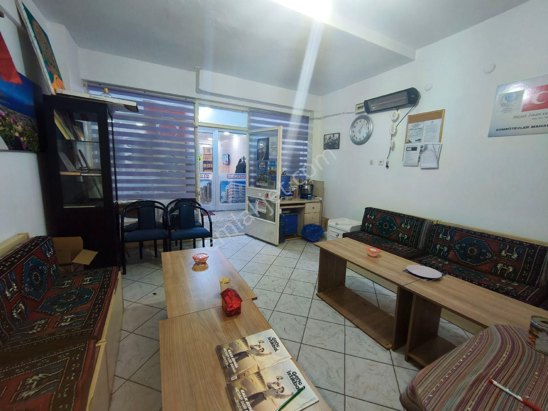 Güneyden Metroya Yakın Çarşının İçinde Pasajda 25m2 Dükkan - Görsel 10