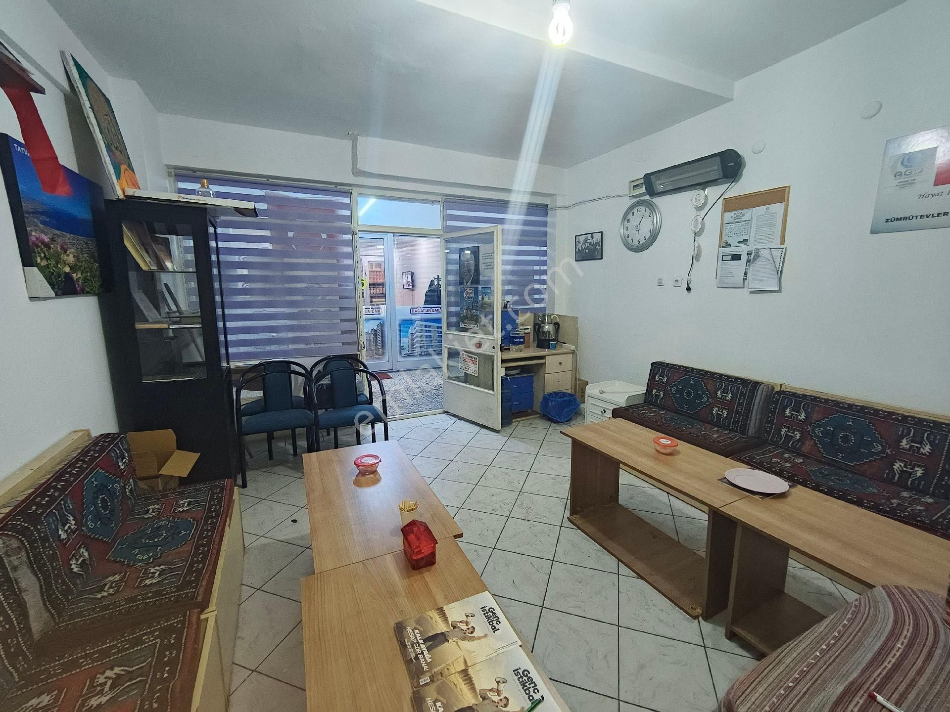 Güneyden Metroya Yakın Çarşının İçinde Pasajda 25m2 Dükkan - Görsel 11