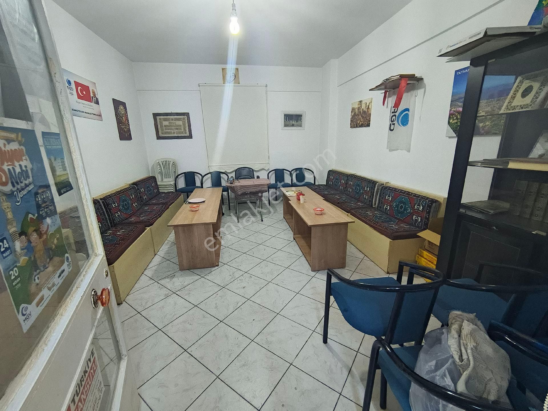 Güneyden Metroya Yakın Çarşının İçinde Pasajda 25m2 Dükkan - Görsel 2