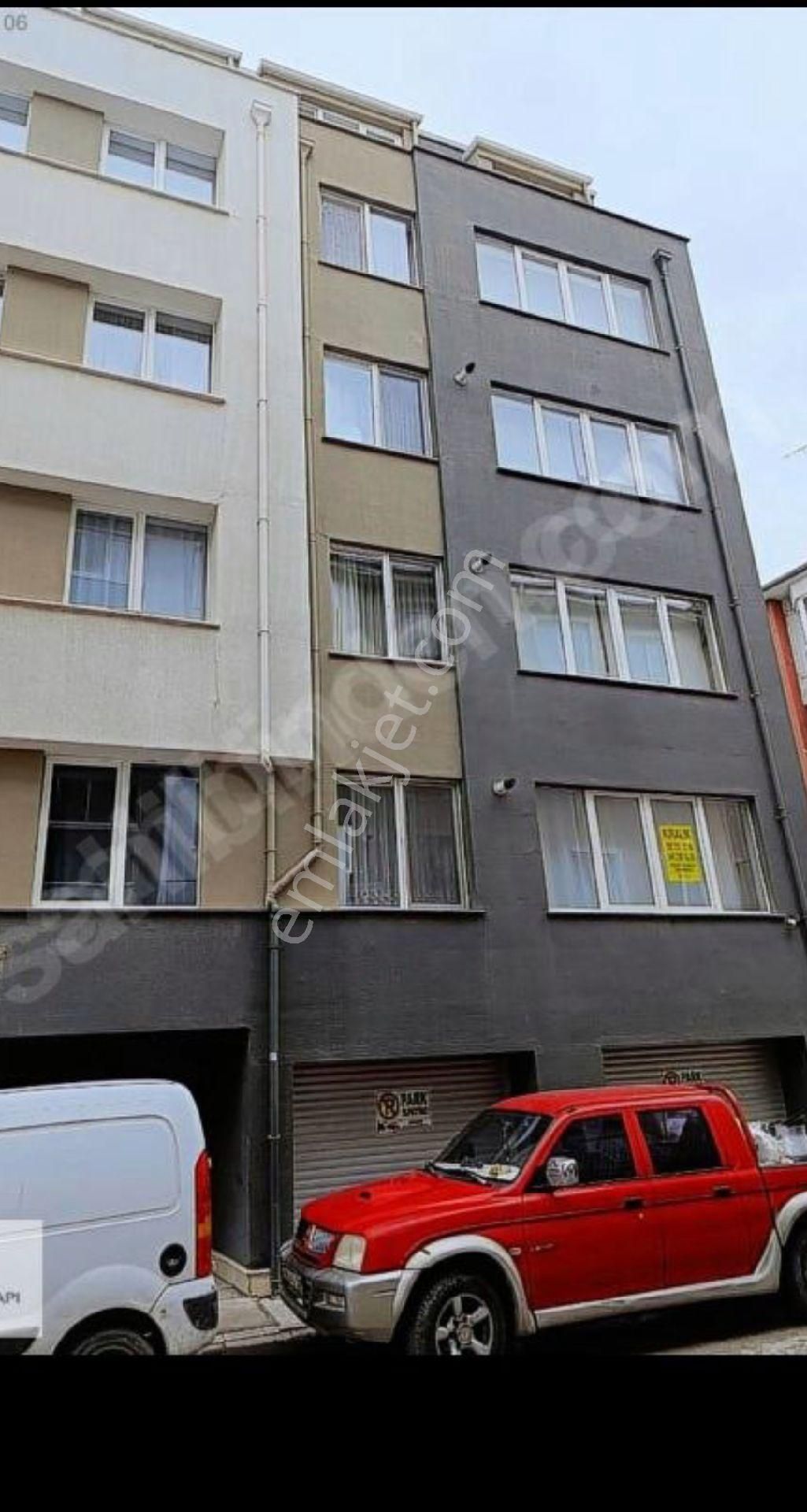 Kırmızıtoprak Mh Atatürk Cd Yakını Ayrı Mutfak 1+1