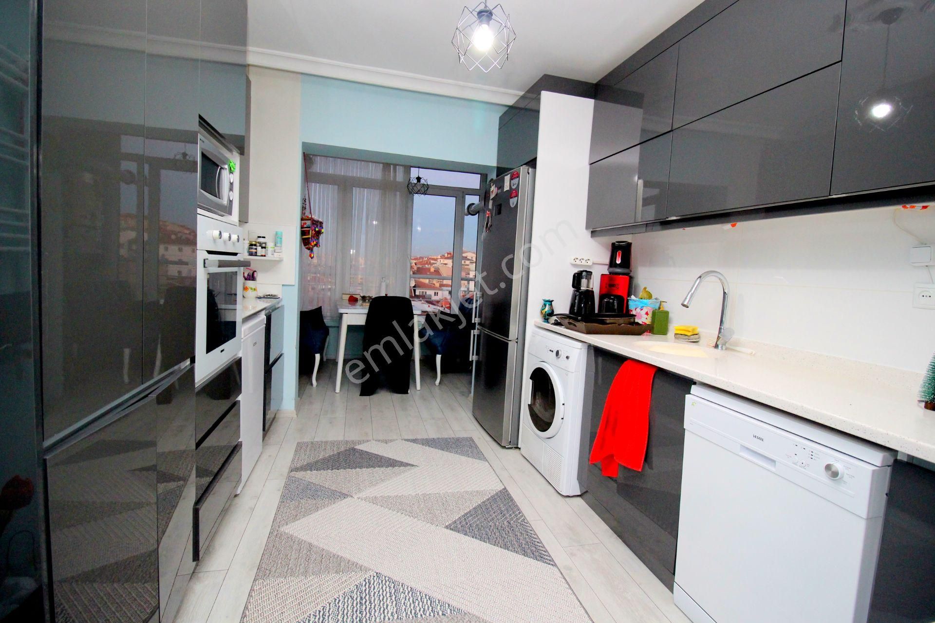 Emre Emlaktan 14.cadde Üzeri Full Yapılı Asansörlü 4+1 Satılık Daire - Görsel 14