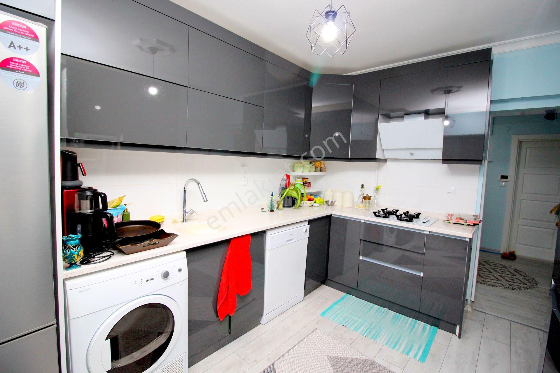 Emre Emlaktan 14.cadde Üzeri Full Yapılı Asansörlü 4+1 Satılık Daire - Görsel 12