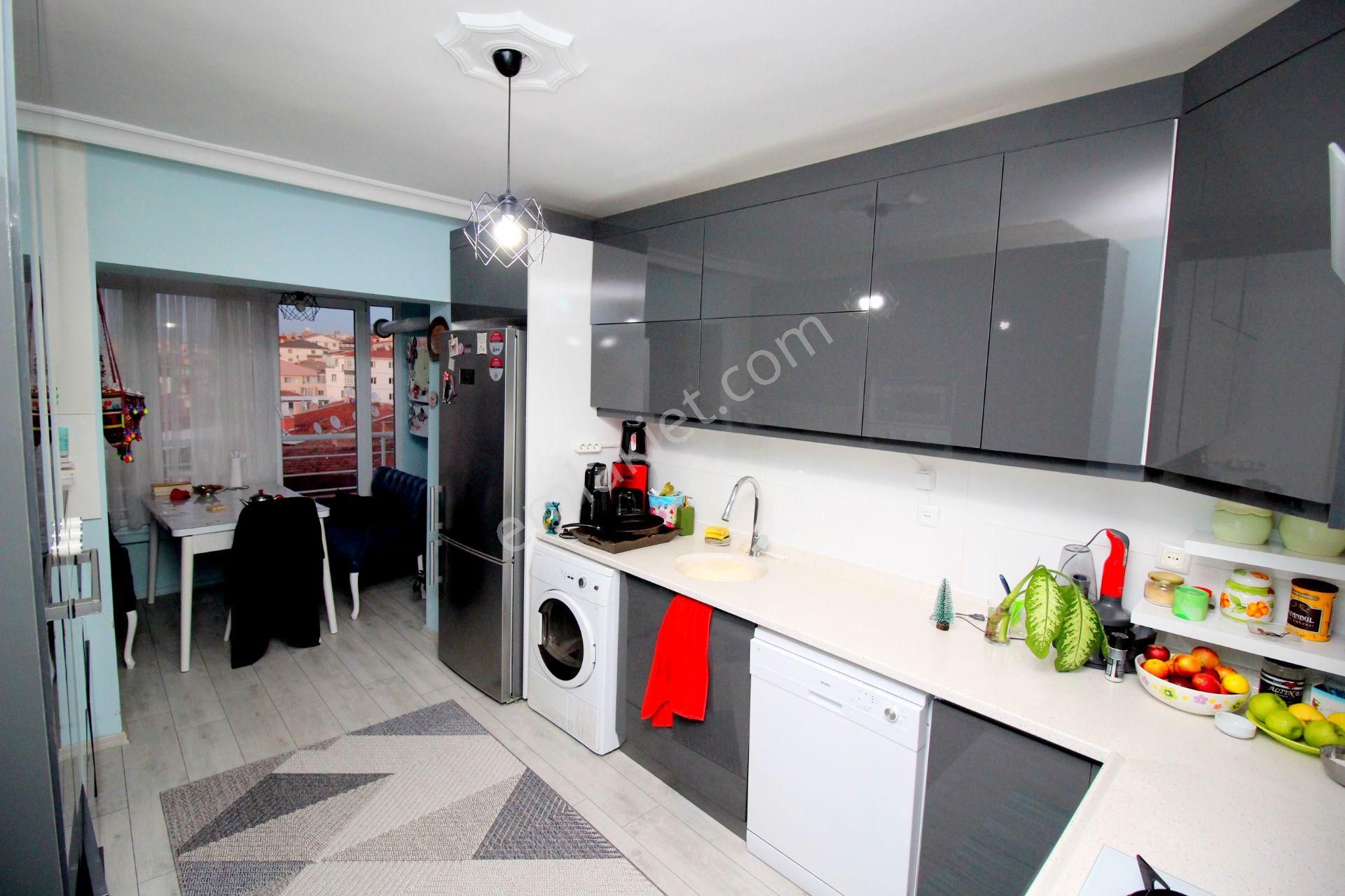 Emre Emlaktan 14.cadde Üzeri Full Yapılı Asansörlü 4+1 Satılık Daire - Görsel 9