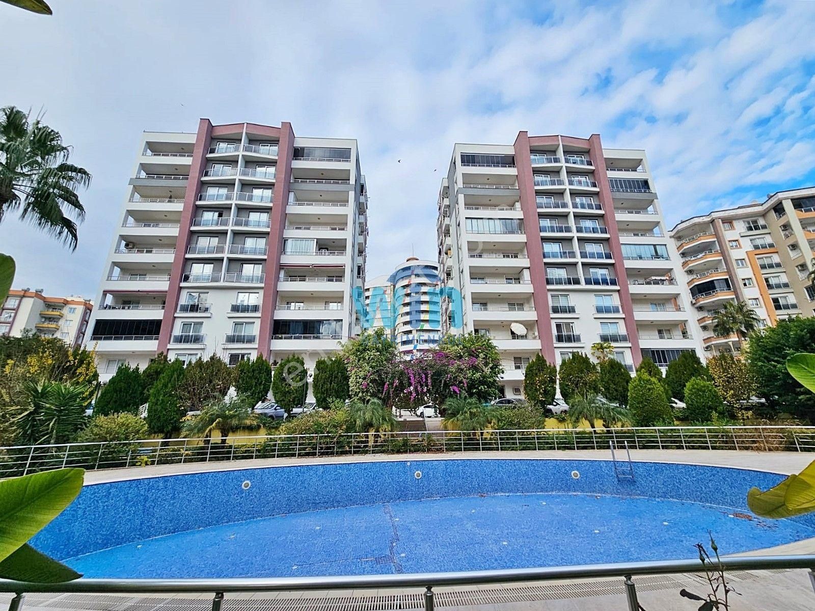 Win'den Aile Sitesinde Geniş Oturuma Sahip Satılık 2+1 Daire