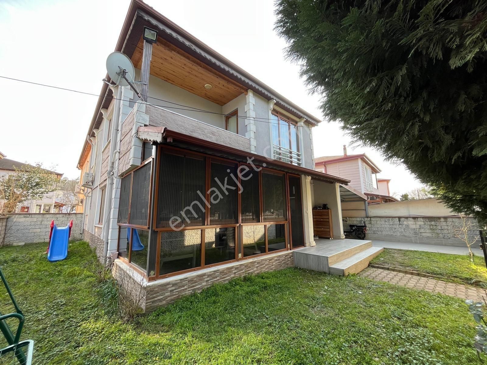 Emlakevim - Sakarya Hendek Rasimpaşa'da Satılık 4+1 Villa