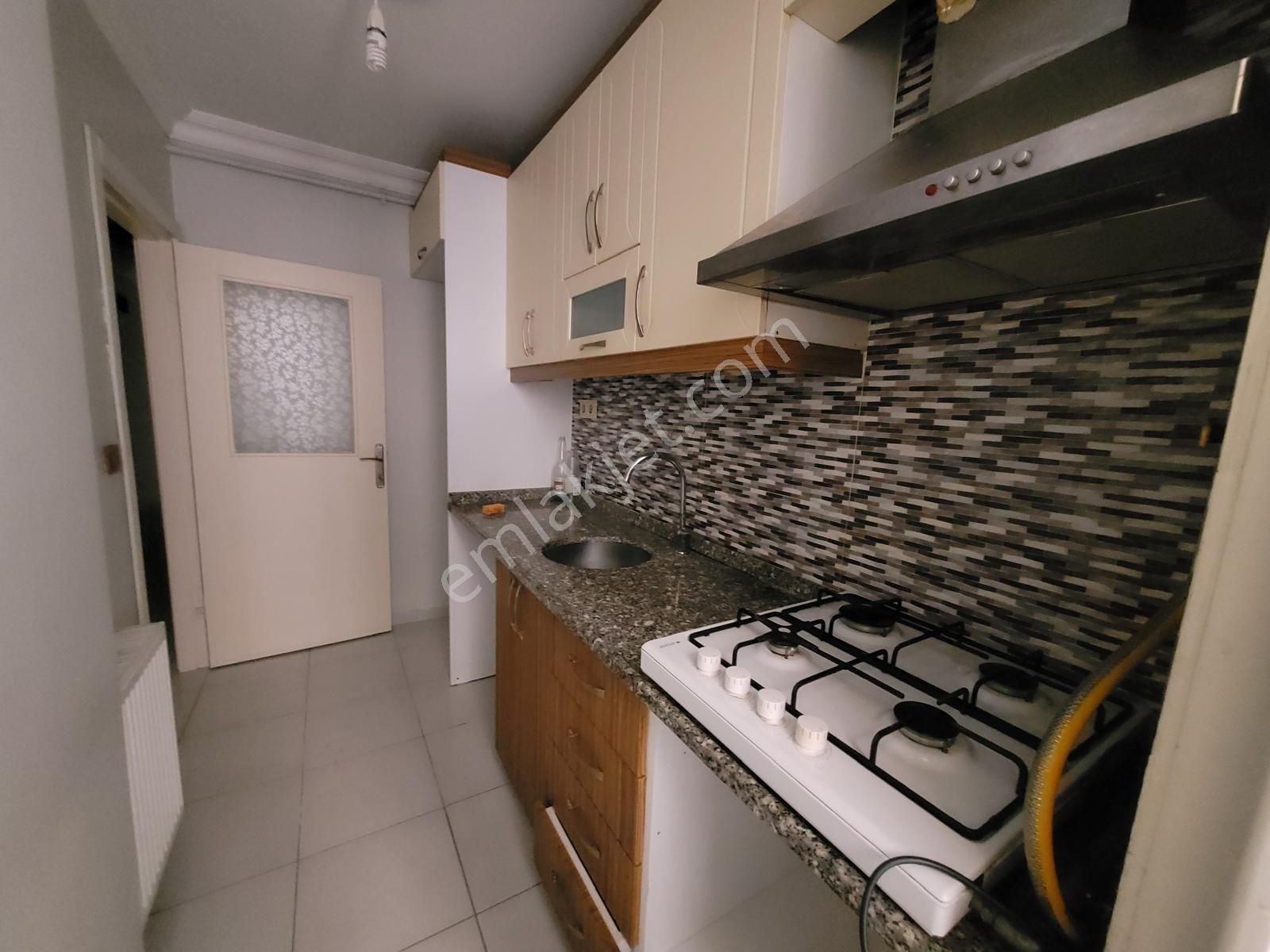 !!!kelepirr!!! Genç Binada - Ayrı Mutfaklı - Balkonlu Ve Altında Daire Bulunan 2+1 - Görsel 12