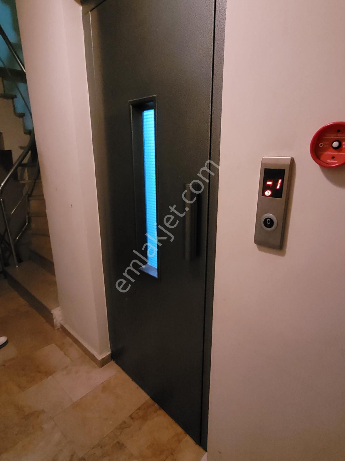 !!!kelepirr!!! Genç Binada - Ayrı Mutfaklı - Balkonlu Ve Altında Daire Bulunan 2+1 - Görsel 2