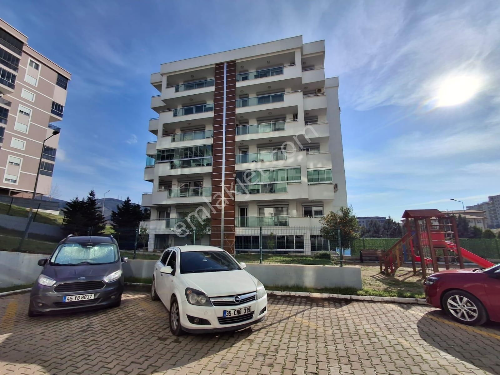 İstiklal Mahallesi Ege Yaşam Sitesi Full Eşyalı Kiralık Daire