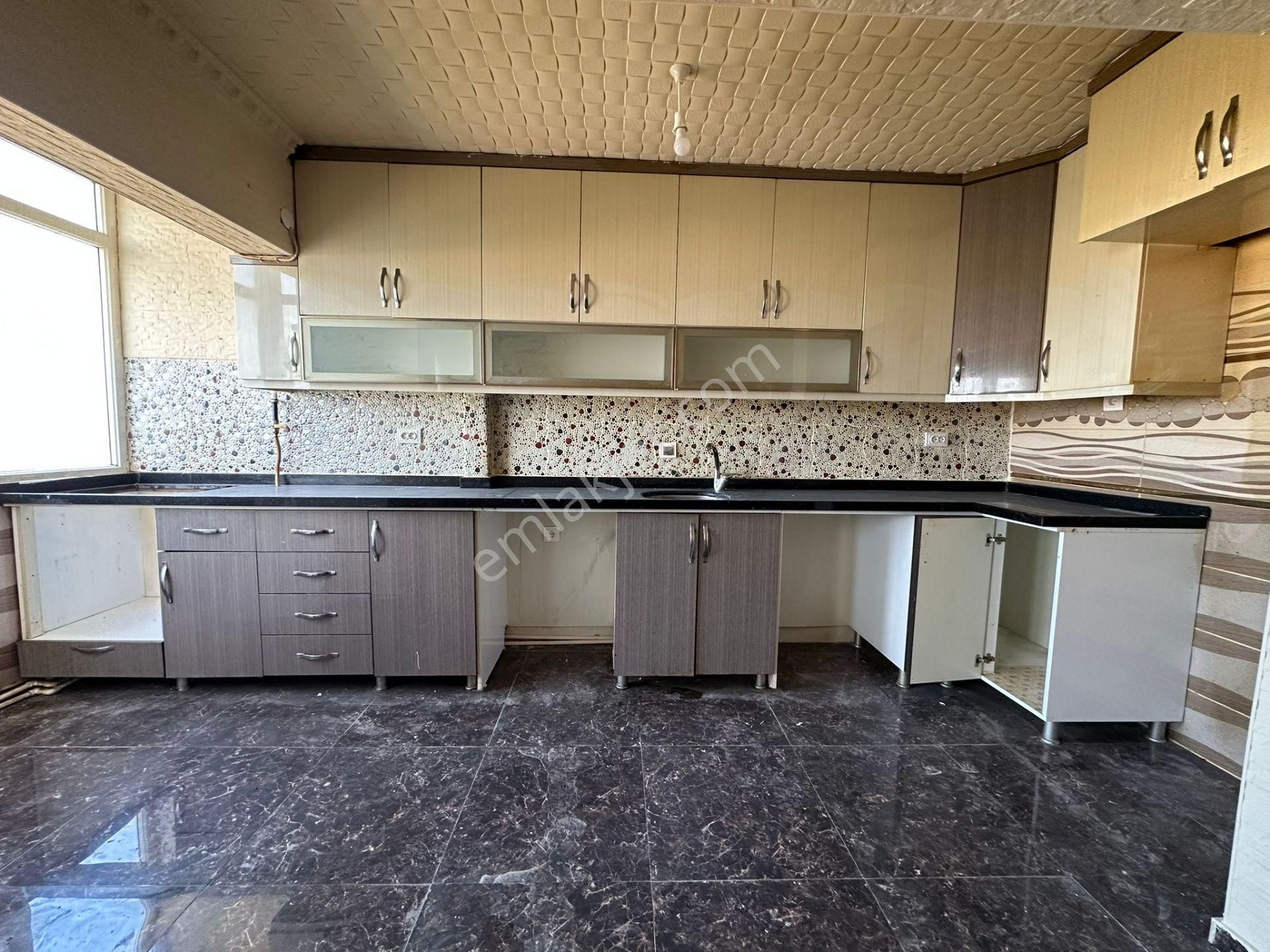 İz'den Yeşiloba Merkezi Konum'da 3+1 Satılık Daire