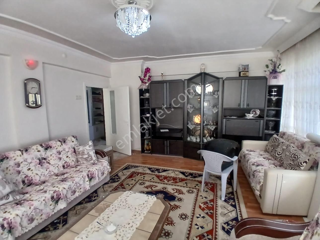 Akçay Emlak'tan Akşehir Koşuyolu Jandarma Yanında Ara Kat Bakımlı Eşyalarıyla Satılık 2+1 Daire - Görsel 4