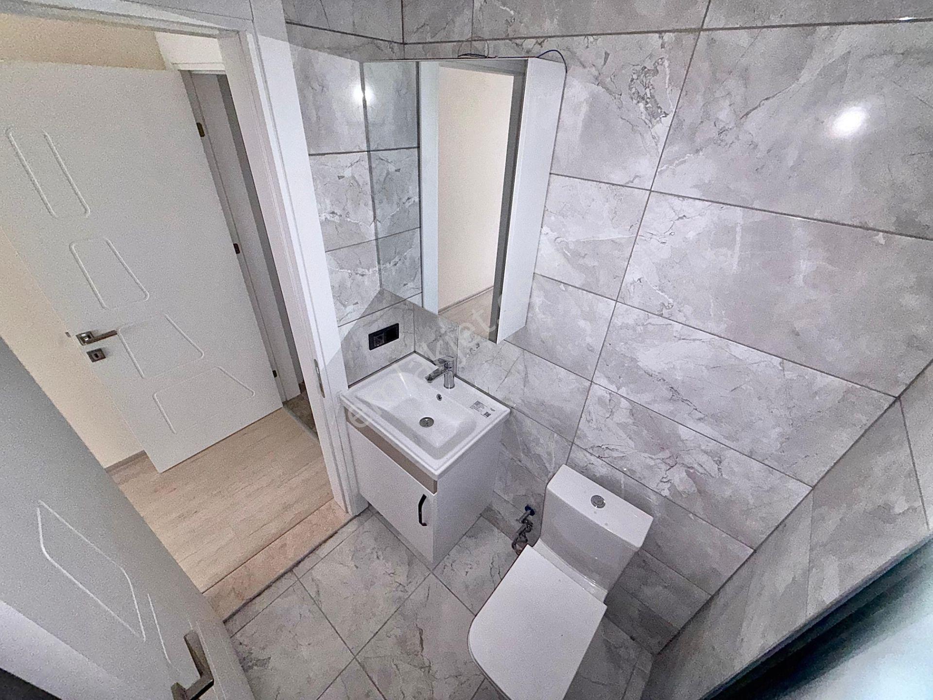 Home And Car'dan Edremitte Ön Cephe Doğalgazlı 3+1 Satılık Daire - Görsel 11