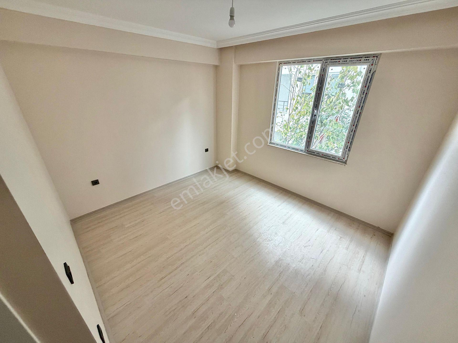 Home And Car'dan Edremitte Ön Cephe Doğalgazlı 3+1 Satılık Daire - Görsel 6