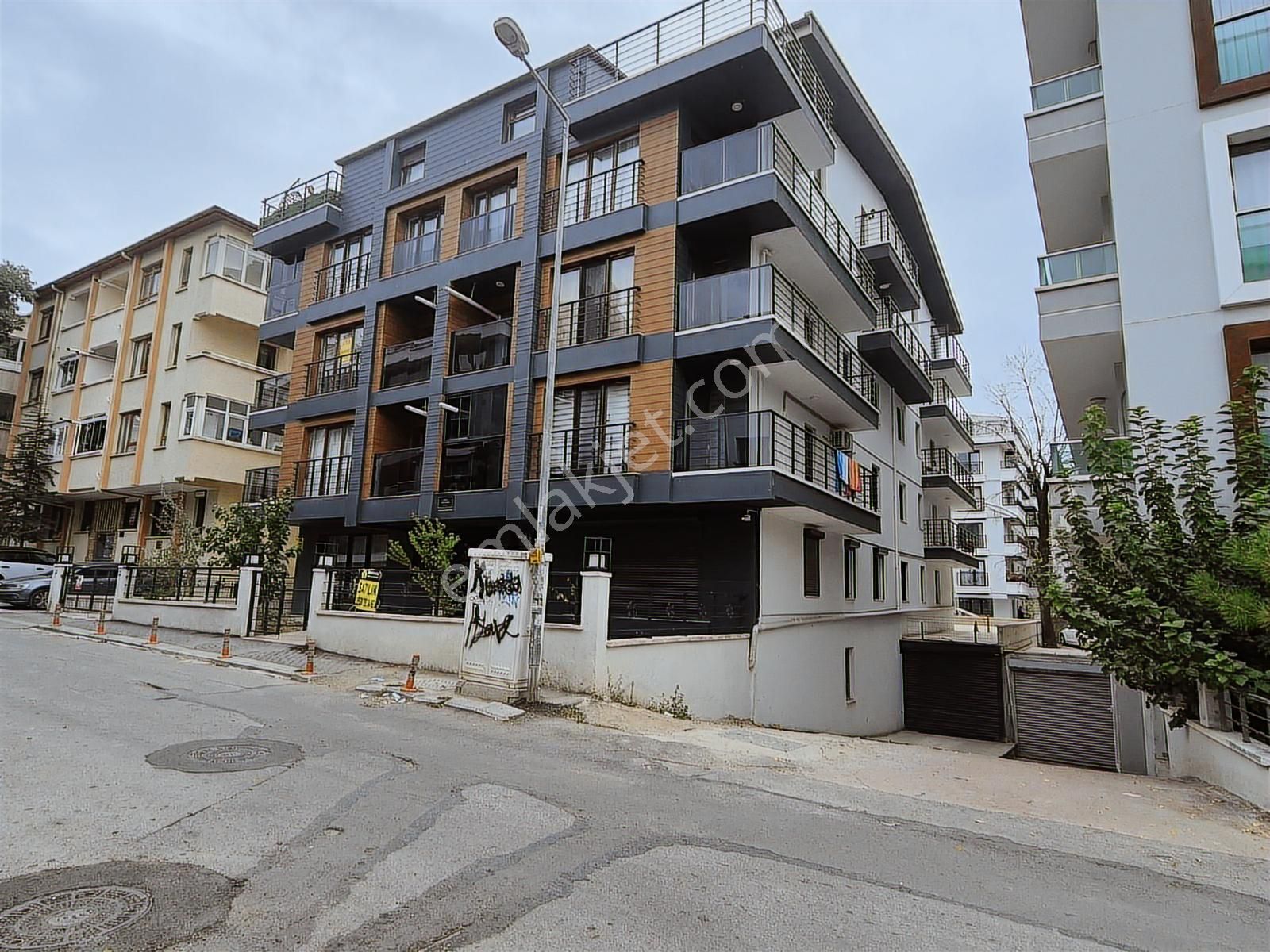 Ank Çank Bahcelievler Yeni Binada Ön Cephe Satılık 2+1 Daire